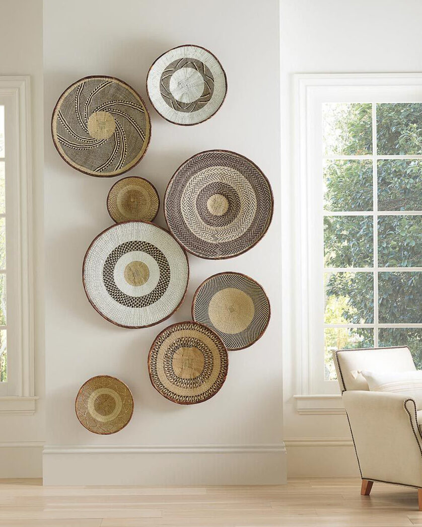 Discover our new table for a design wall decoration